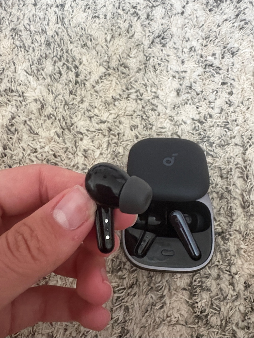Soundcore earbuds - Picture 3 of 7